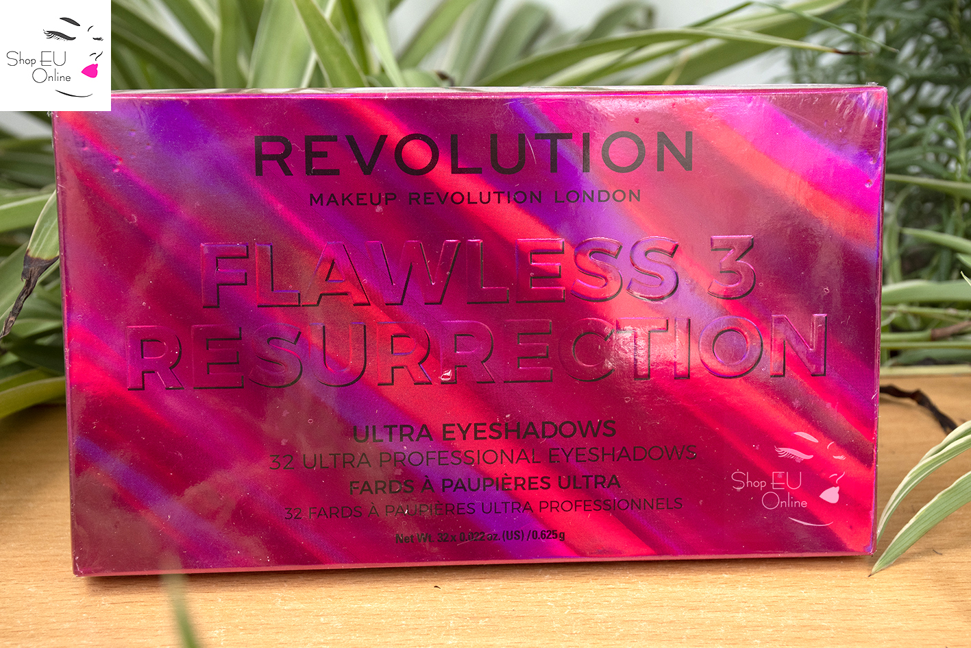 Bảng phấn mắt Flawless 3 Resurrection Untra Eyeshadow - Makeup Revolution