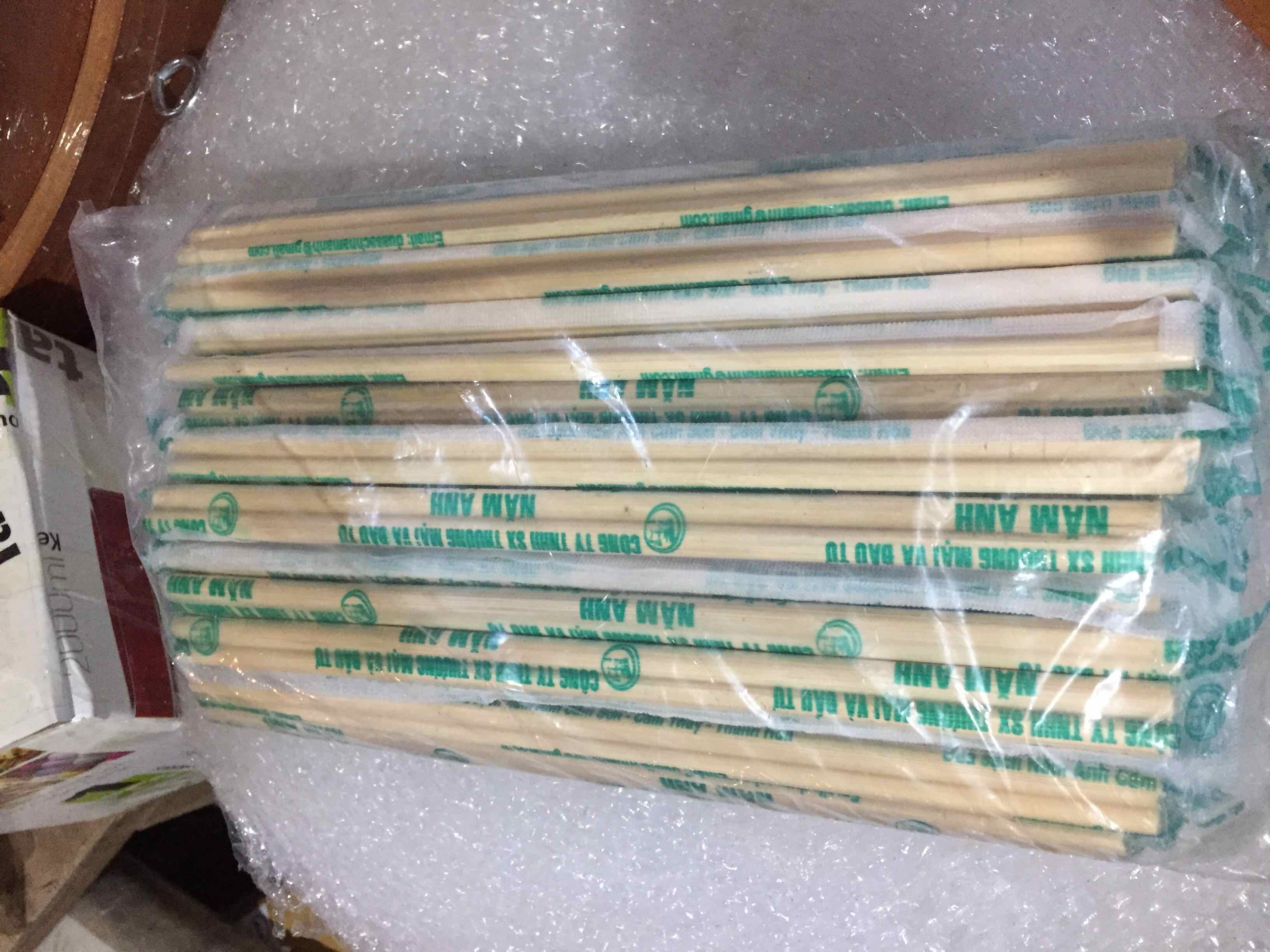 1 bó 50 đôi đũa ăn dùng 1 lần