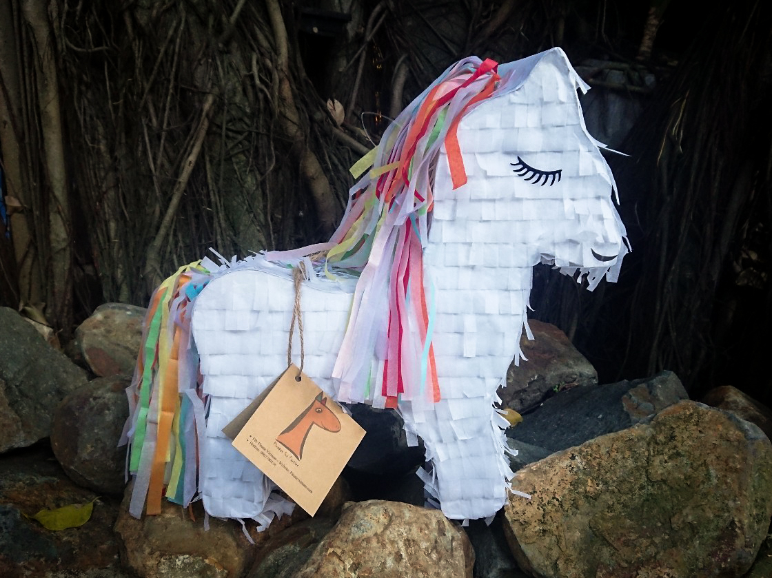 PINATA HORSE (không bao gồm kẹo và gậy đập)