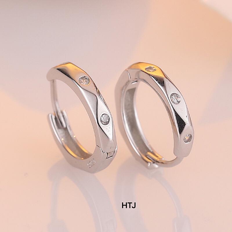 1 CHIẾC KHUYÊN TRÒN CHO NAM BẠC TA