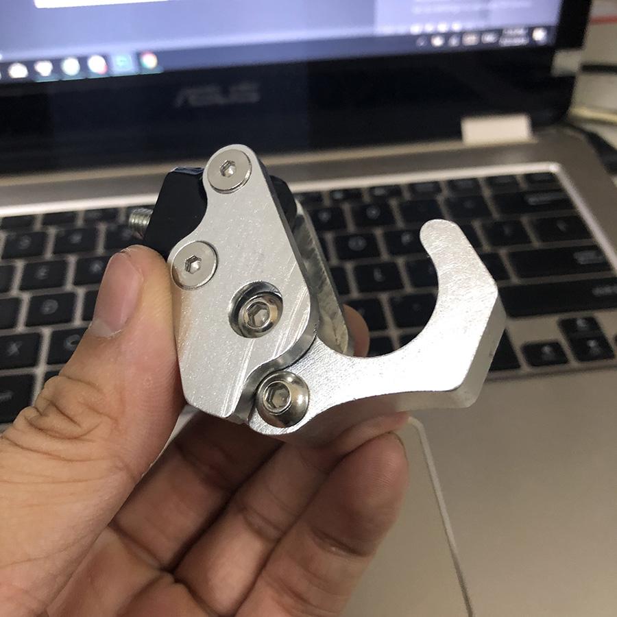 [HCM]Móc Treo Đồ Biker Gắn Xe Máy [ Màu Bạc ]