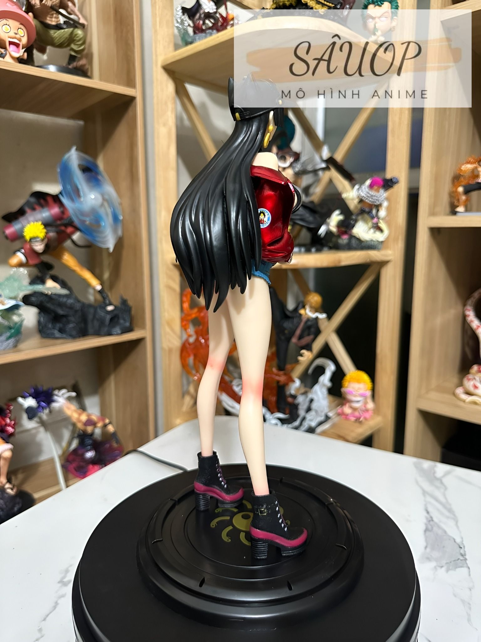 (Mô hình One Piece) Boa Hancock trong trang phục cá tính hiện đại (Cao 33cm)