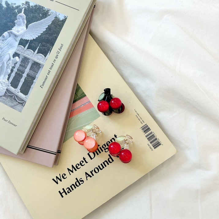 Kẹp tóc mini hình cherry ngọt ngào Modleaf Cute cherry pin Hàn Quốc
