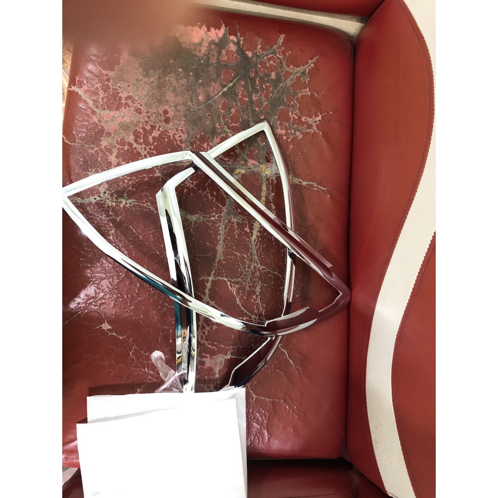 Bộ ốp viền đèn pha mạ crom xe Ford Ranger form 2013-2015 form cũ