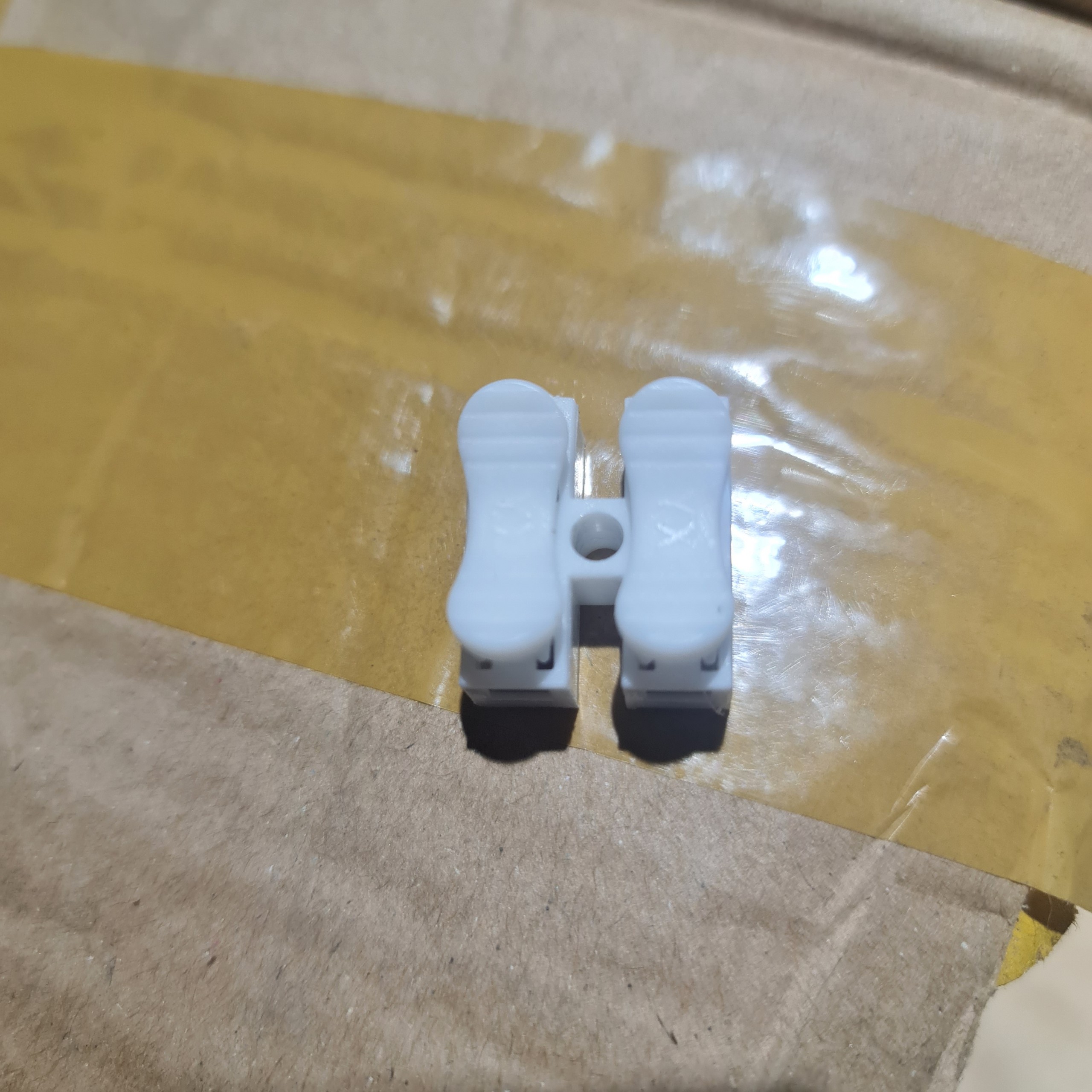 Cầu ( cút ) nối dây điện, kẹp nối dây đôi CH2 CH-2