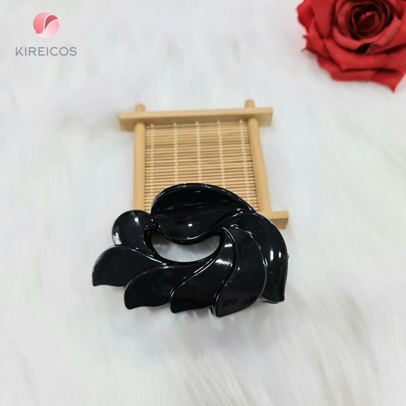 [HCM]Kẹp Tóc Gấp Tóc Càng Cua Hình Chiếc Lá 302