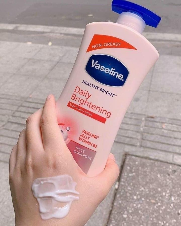 Sữa Dưỡng Thể Vaseline Body Lotion 725ml