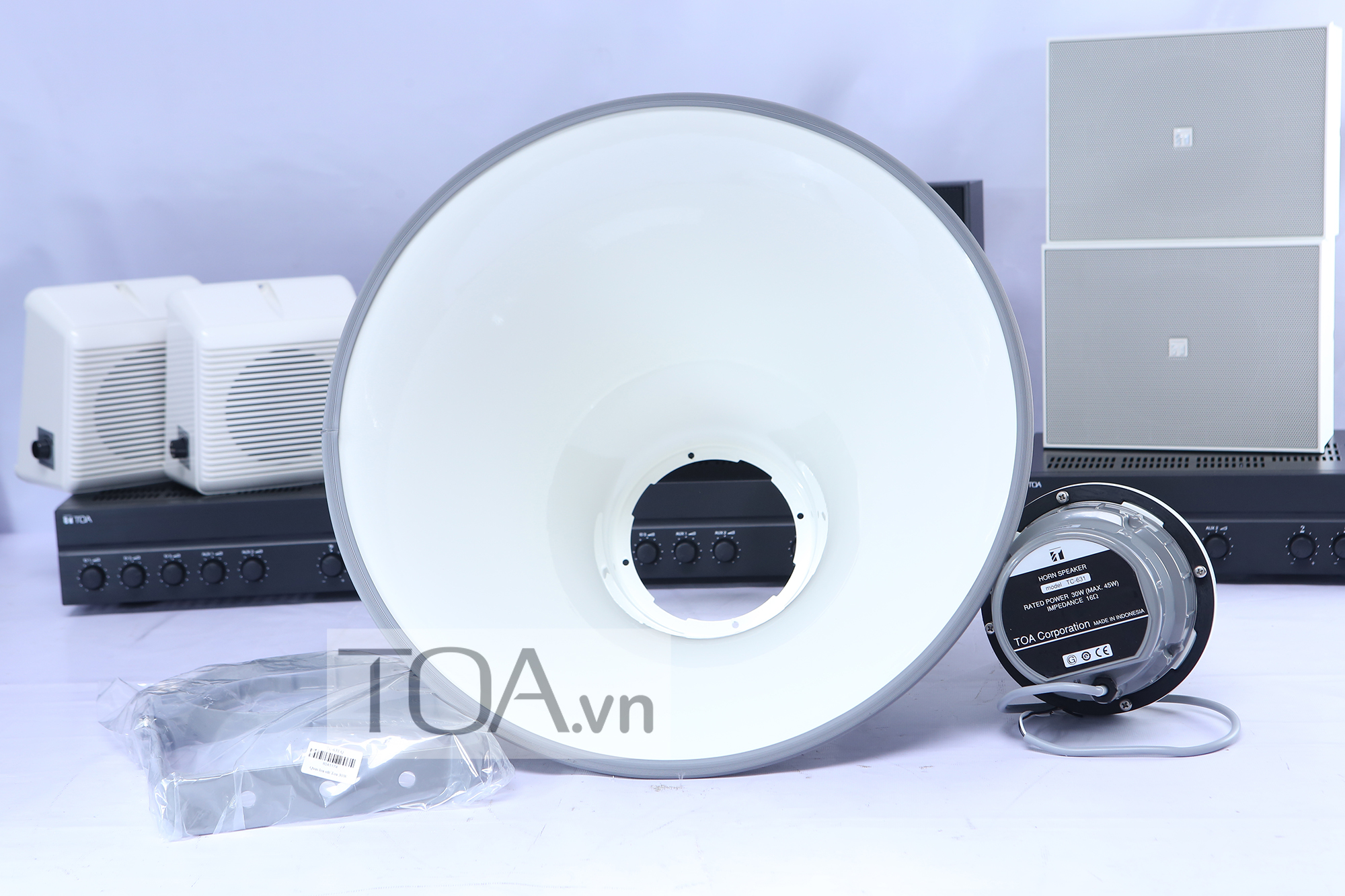 Loa nén phản xạ vành tròn TOA TC-631