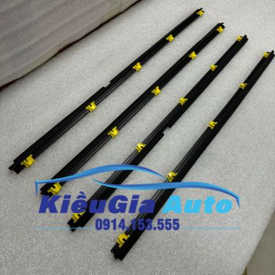 Nẹp chân kính ngoài Kia Pride CD5