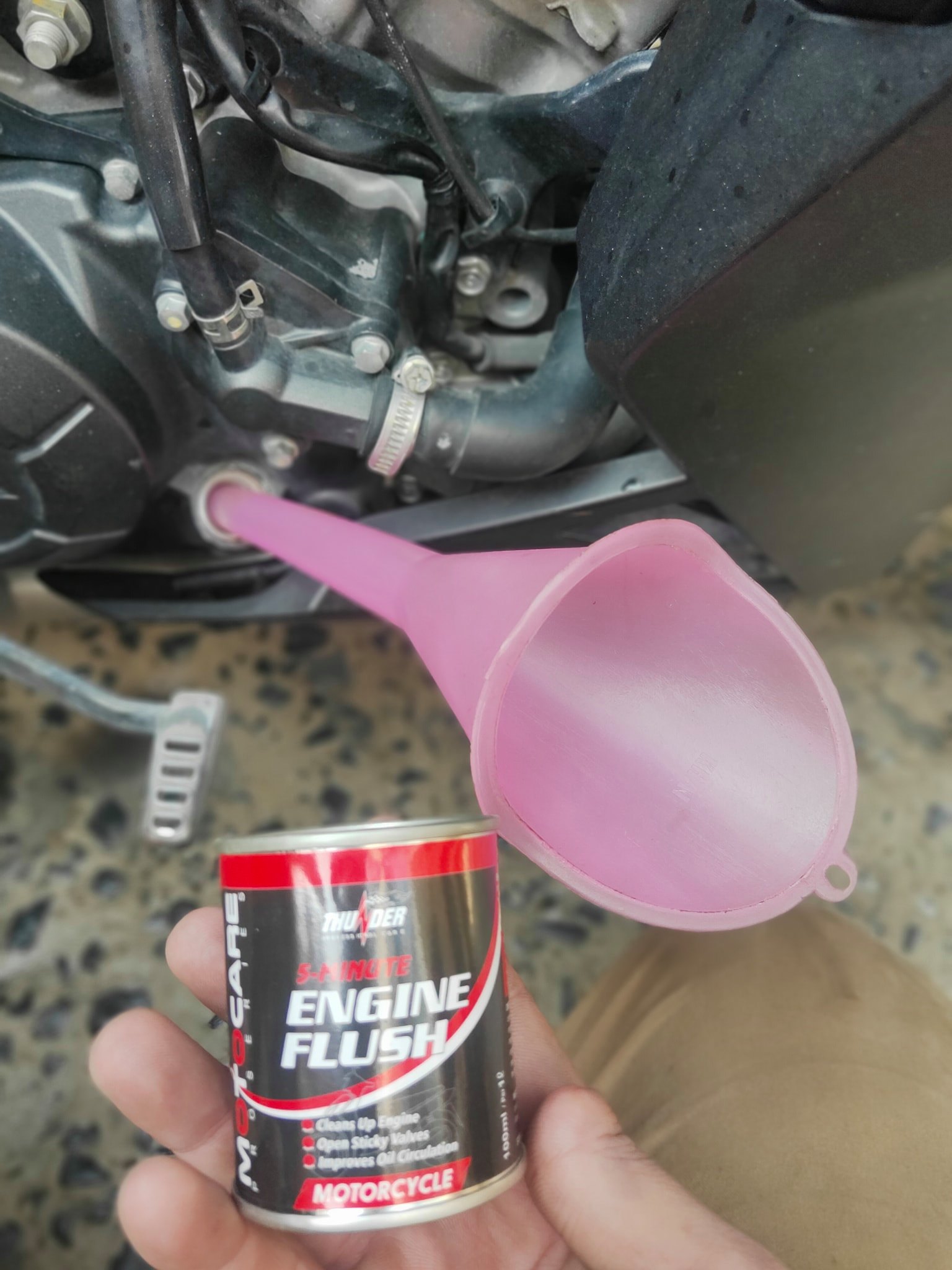 Dung dịch súc rửa động cơ Thunder Engine Flush 80 ml
