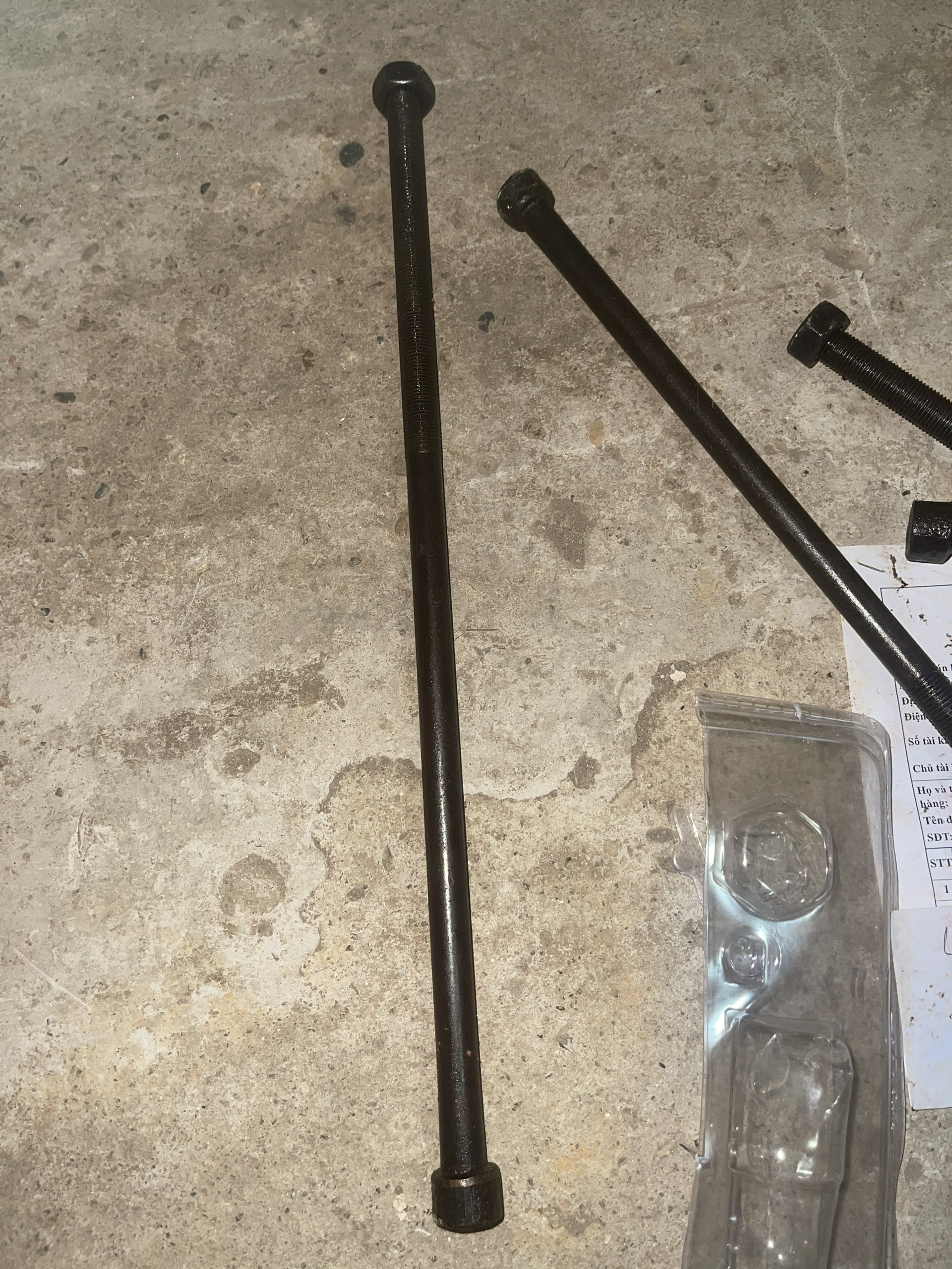 Sản phẩm gia đình làm: Bu lông xăng tan 12 dài 35cm