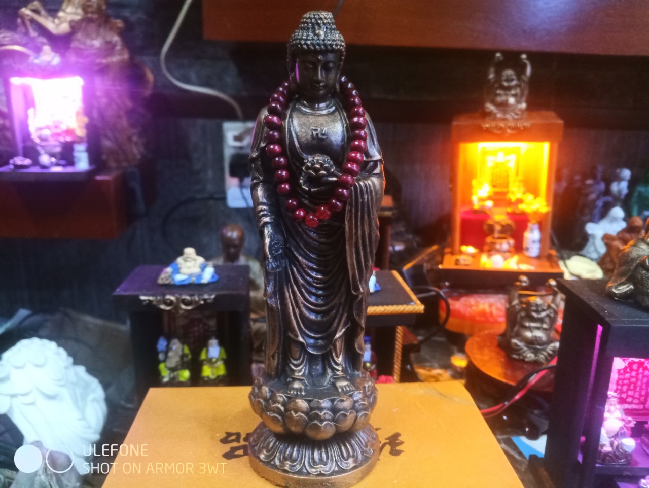 Tượng Phật A Di Đà bột đá . cao 20 cm