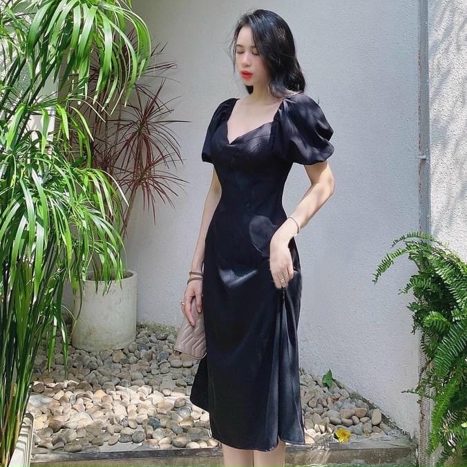 Đầm đen cổ V basic