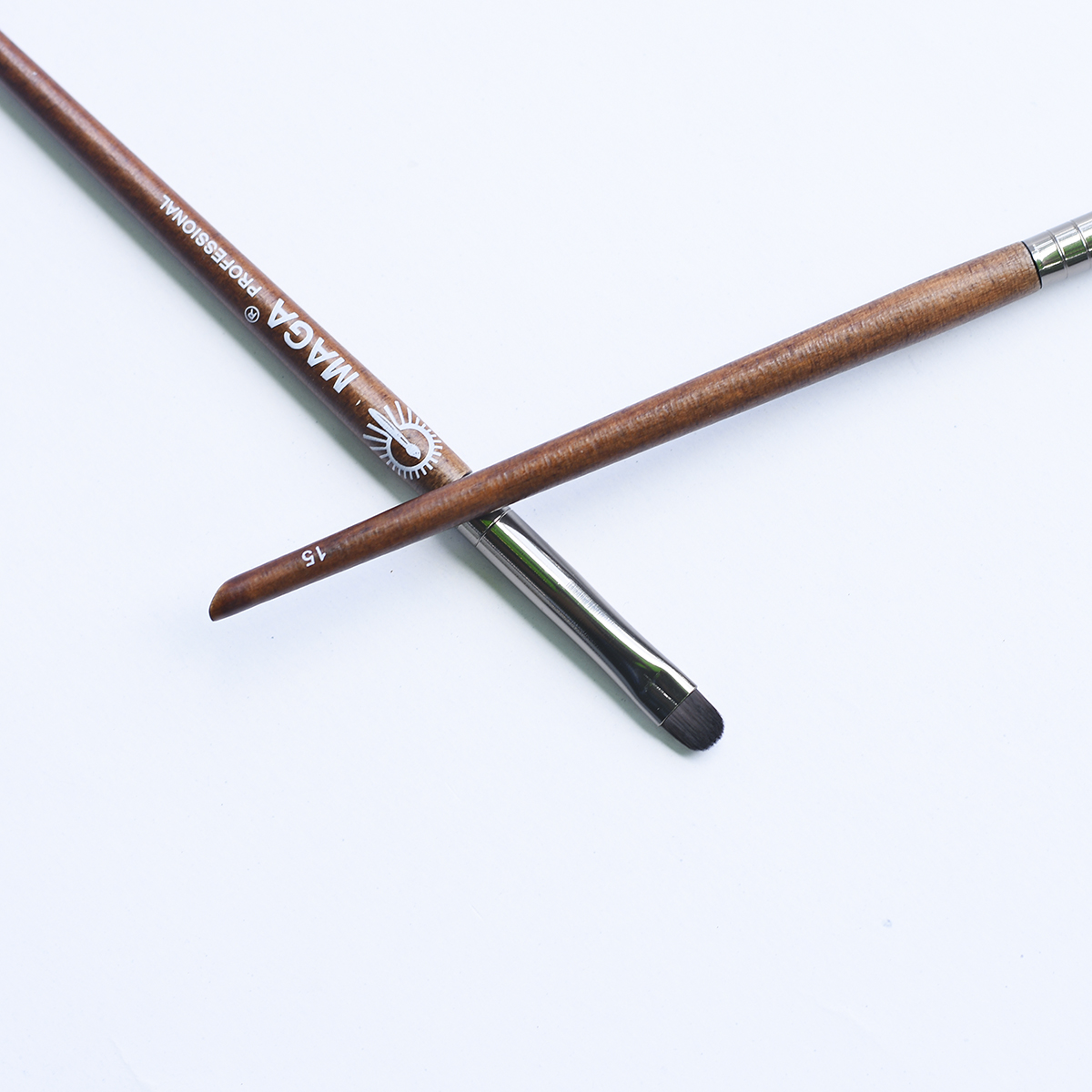 Cọ vẽ mí dưới MAGA PRECISION SHADER BRUSH 15