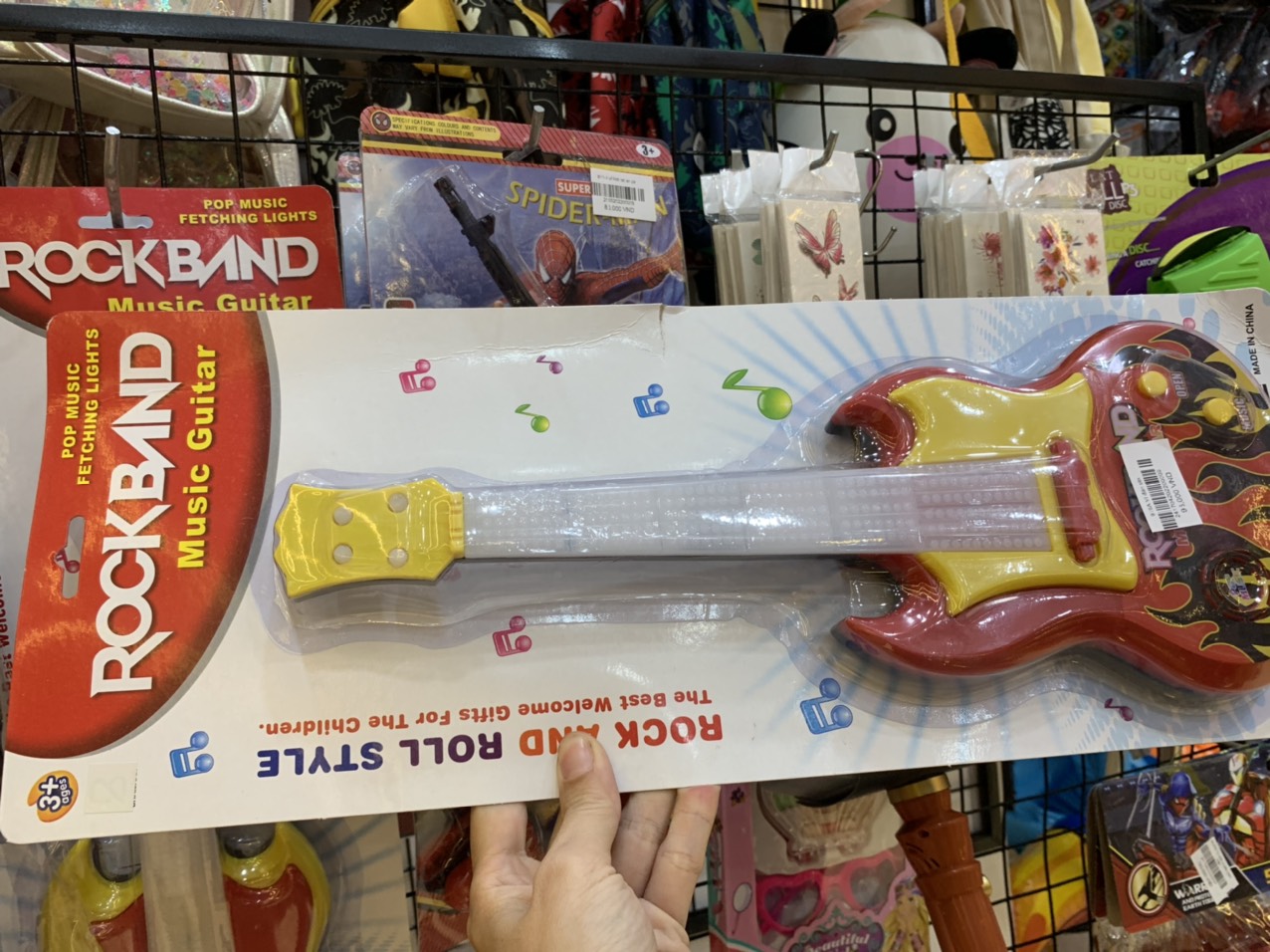 Đàn guitar điện dùng pin cho bé