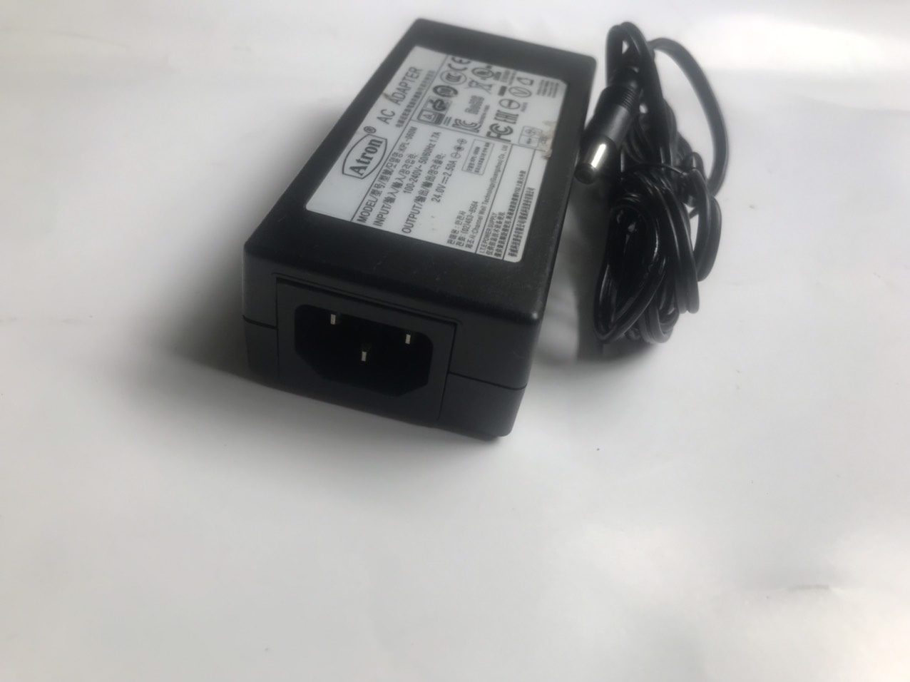 Adapter nguồn 24v 2.5a hàng zin đã qua sử dụng.