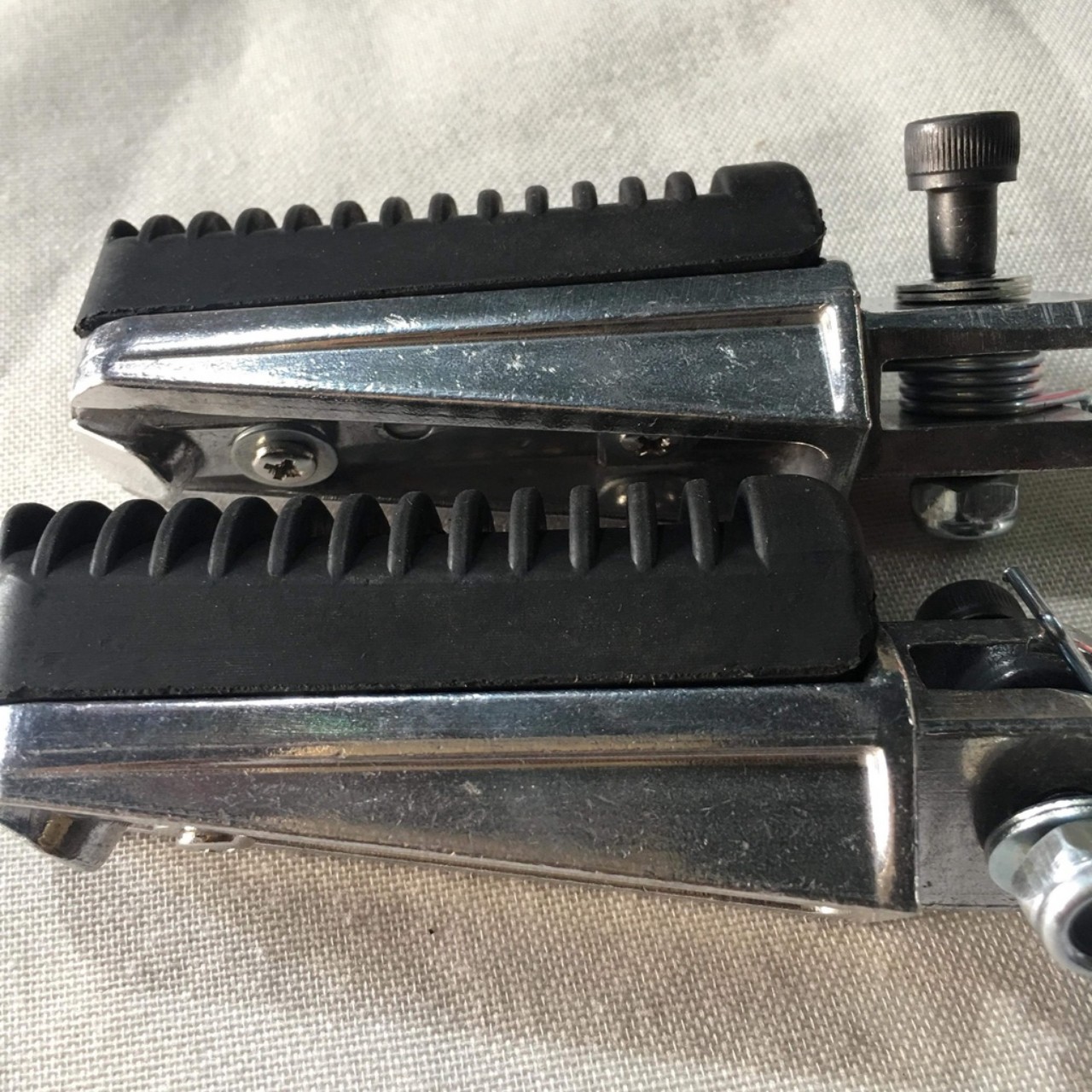 Gác Chân Trước Exciter 150