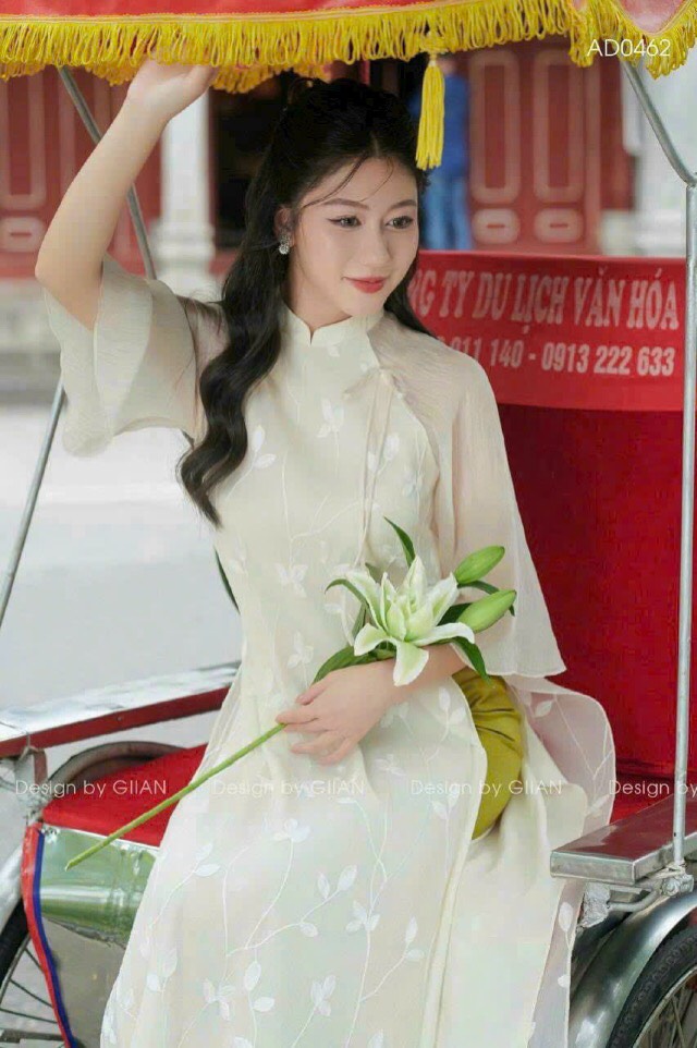 Set áo dài cách tân tay lỡ thêu hoa B10