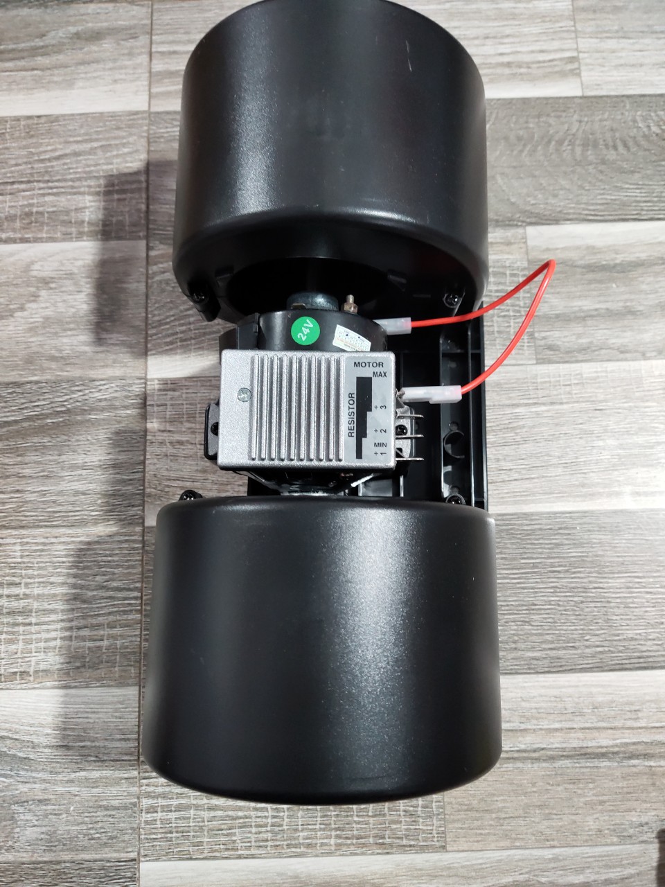 Phụ kiện ô tô: Quạt dàn lạnh săm-cô 24v