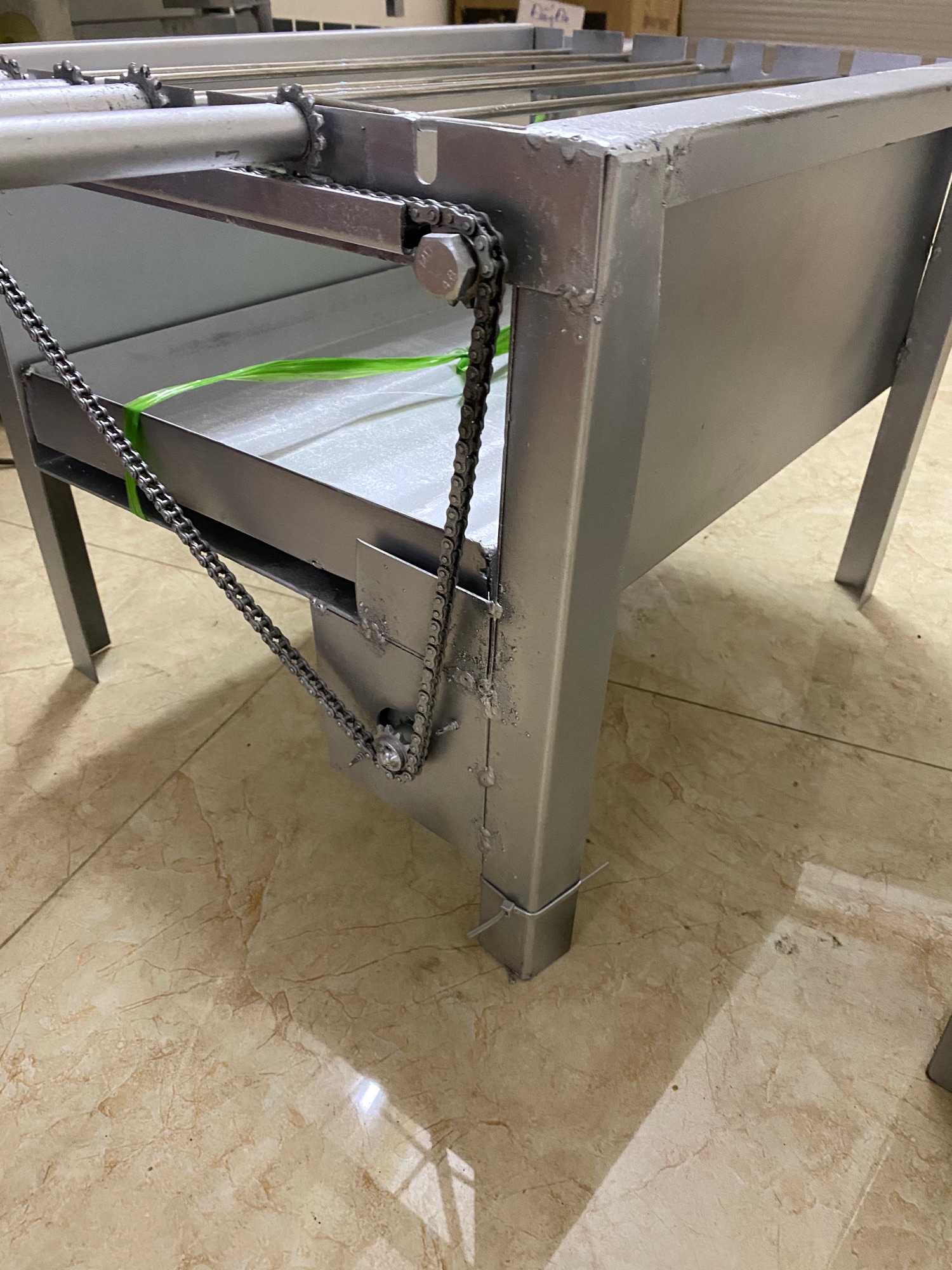 Máy nướng thịt nướng gà 6 xiên size nhỡ