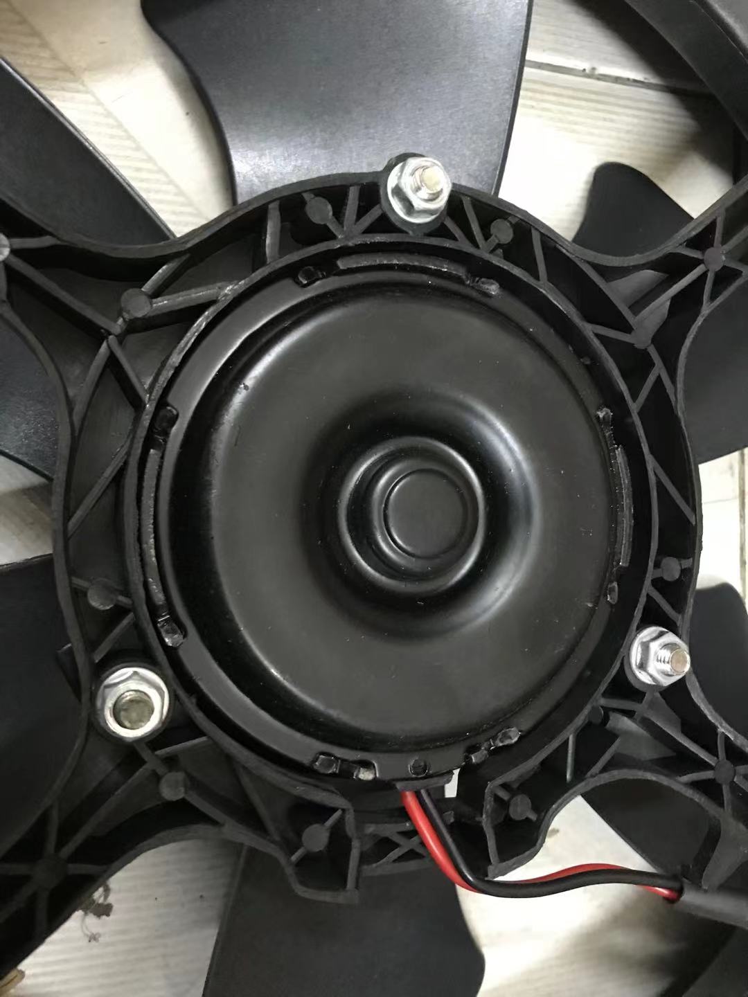 Quạt két nước Sym T880