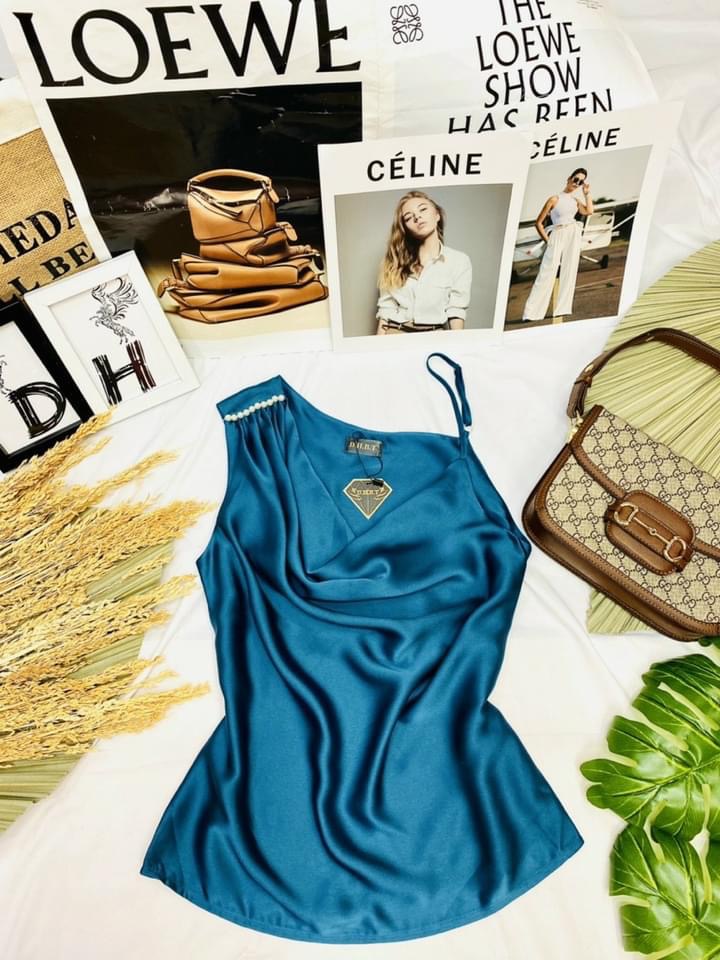 Áo lệch vai đính bẹt thời trang mới
