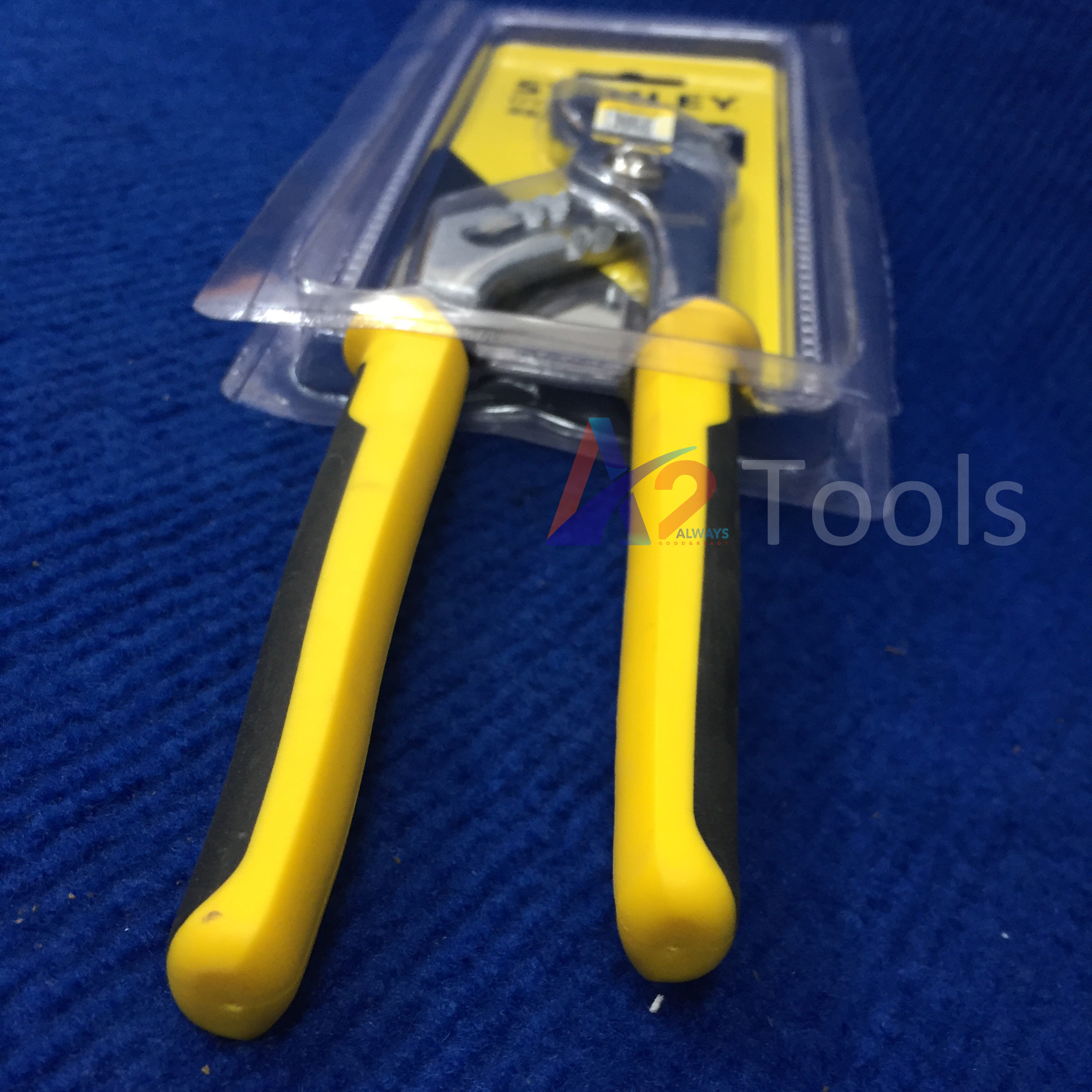 Kềm mỏ quạ cán dày 10"/250mm STANLEY STHT84024-8