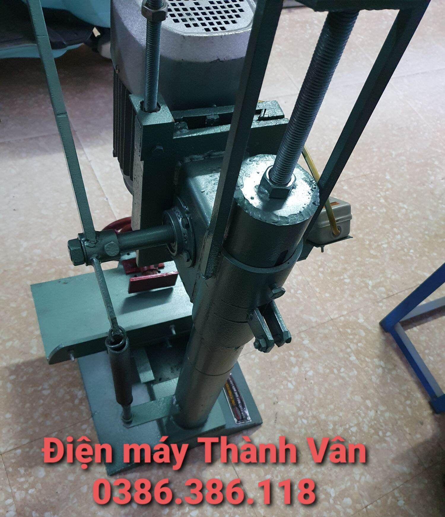 Máy đục mộng vuông dạng ngồi