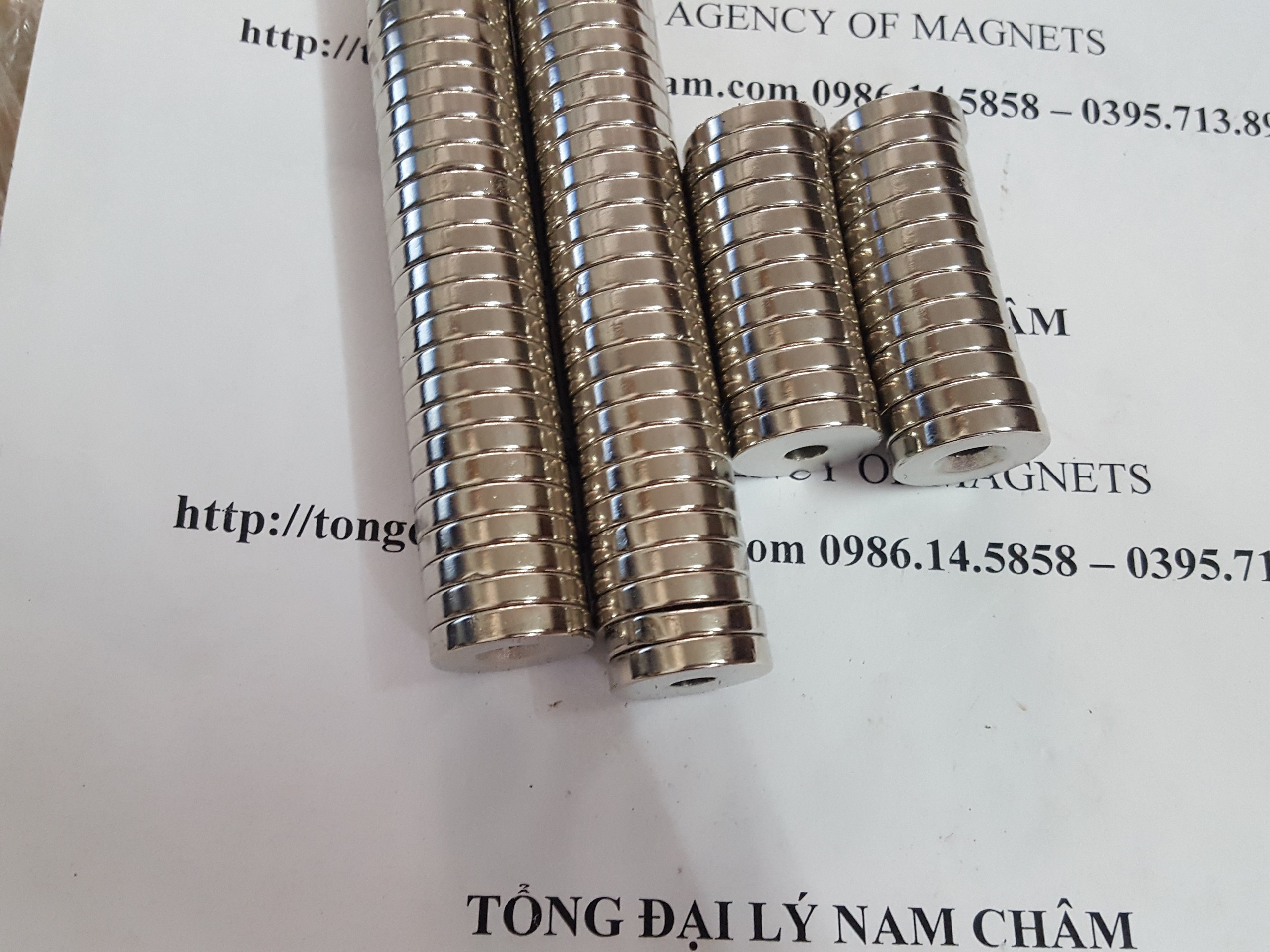 10 viên nam châm 20x4 lỗ vát 5mm