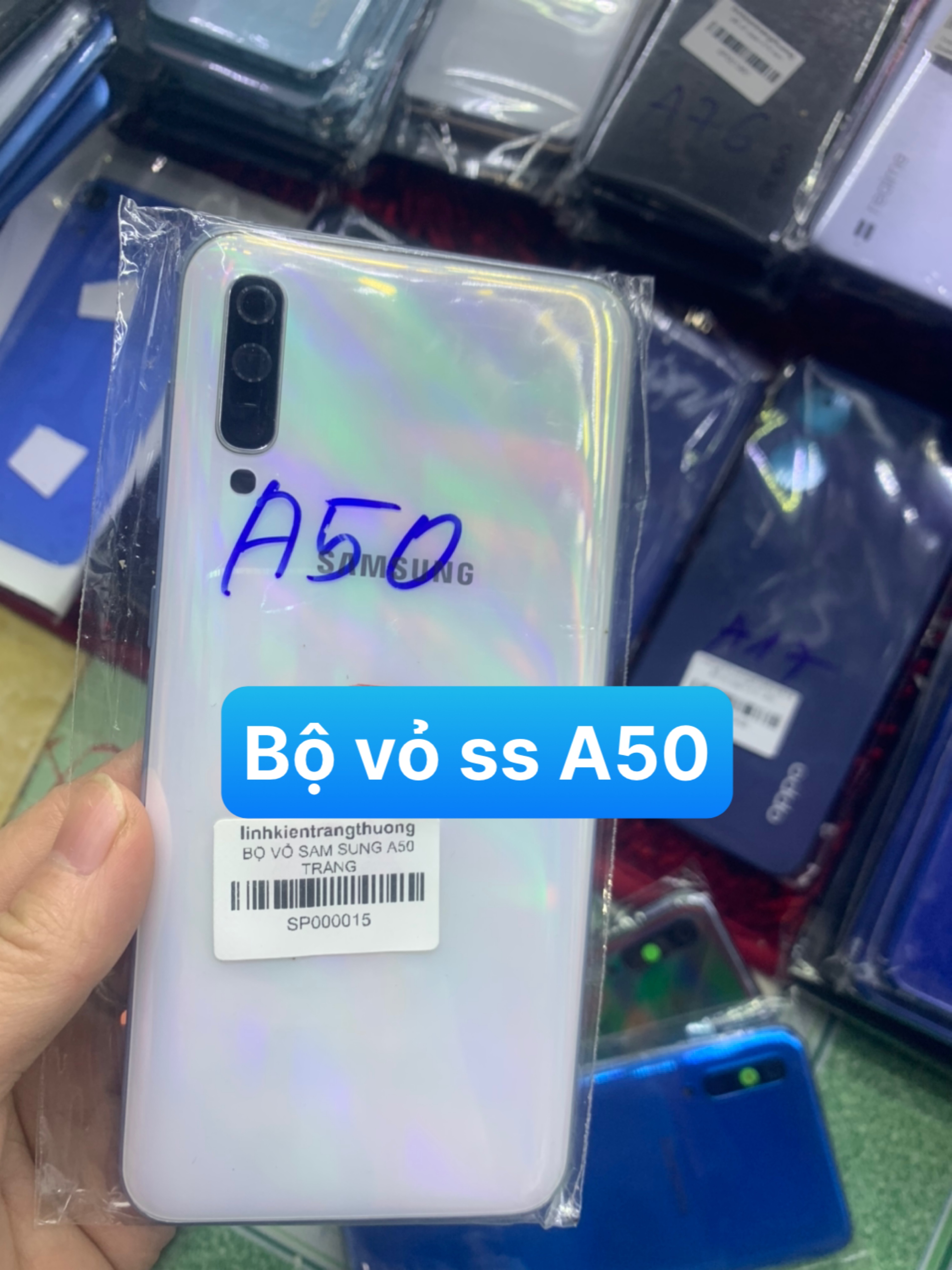 Bộ xương vỏ zin new sam sung A50 (GỒM :LƯNG,SƯỜN ,PHÍM BẤM,KÍNH CAM)