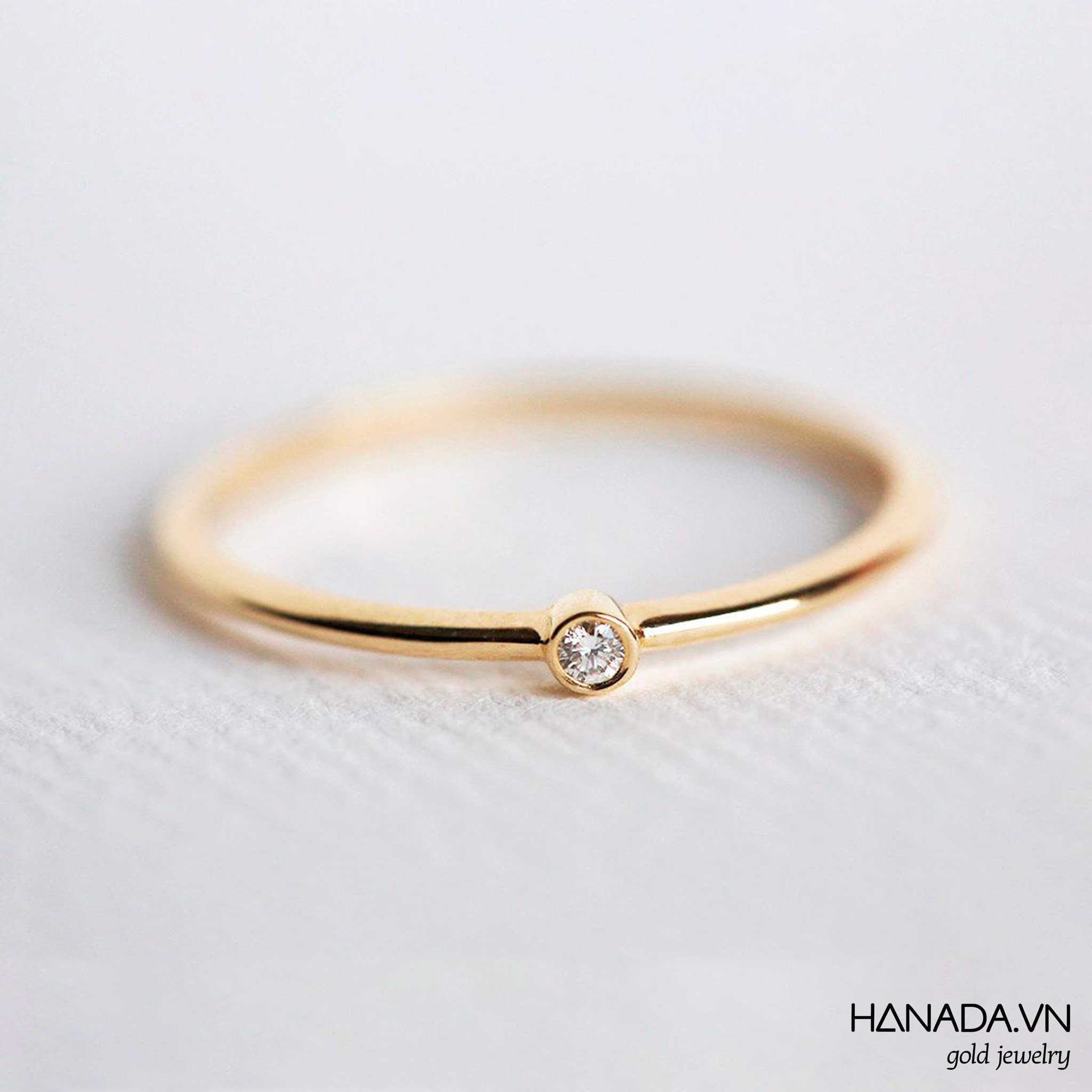 Nhẫn Vàng 14K Hanada 1 Viên Đá 2mm Đơn Gỉan