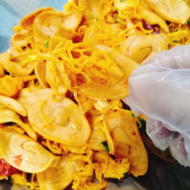 Tai heo mắm lắc khô gà - siêu ngon 100g