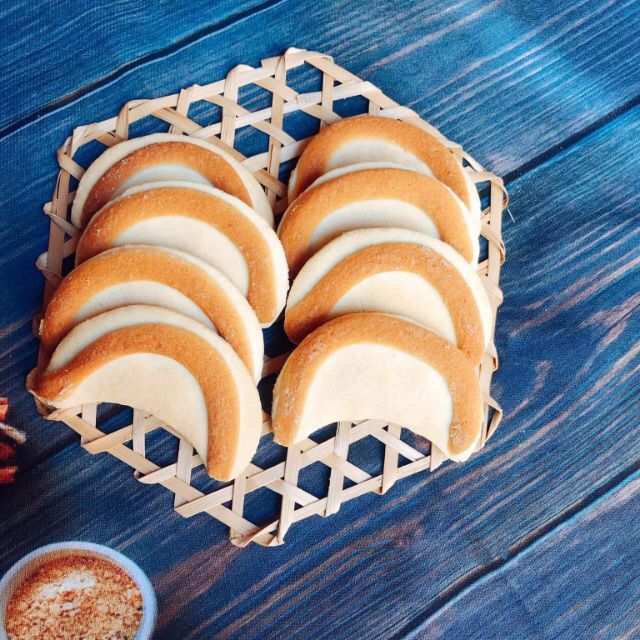 Bánh Liềm Sữa Trai Đẹp 300G