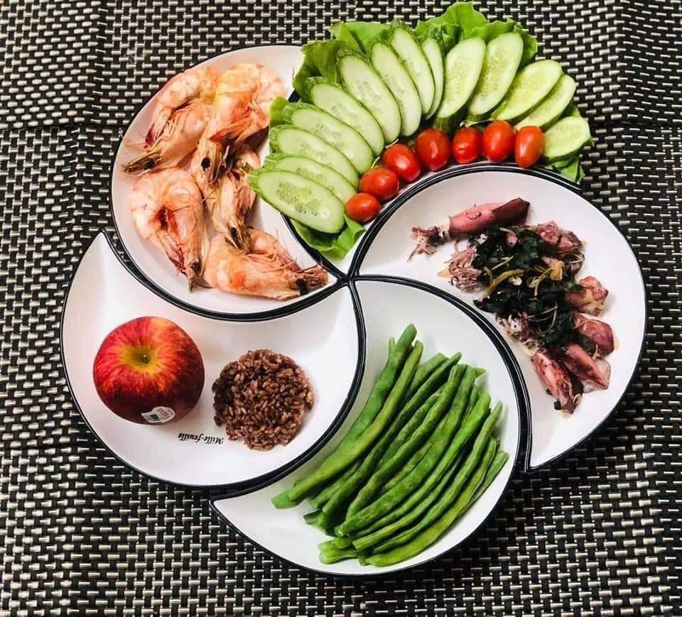 Bộ đĩa bày thức ăn hình mặt trời