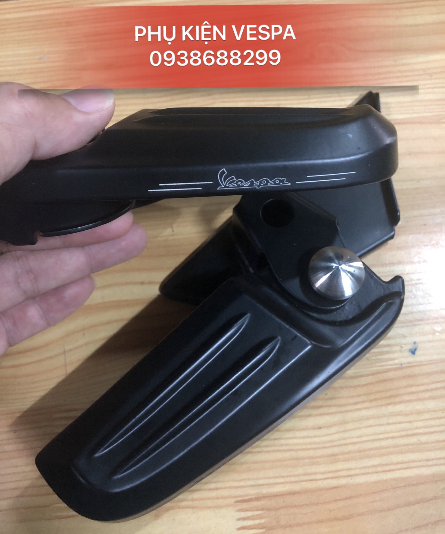 [HCM]gác chân vespa có nút bấm