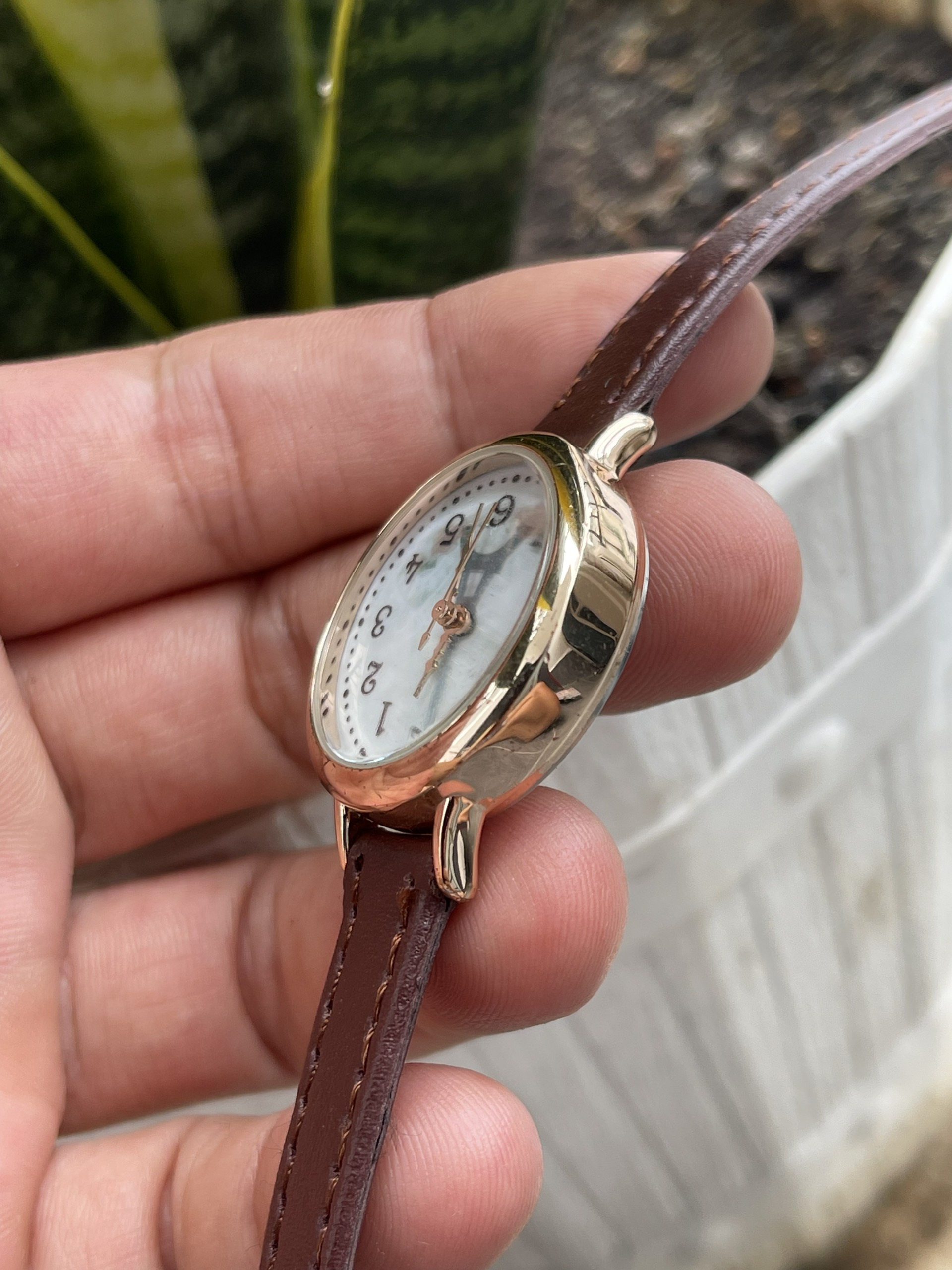 Đồng hồ nữ Hira chạy pin hàng Si
