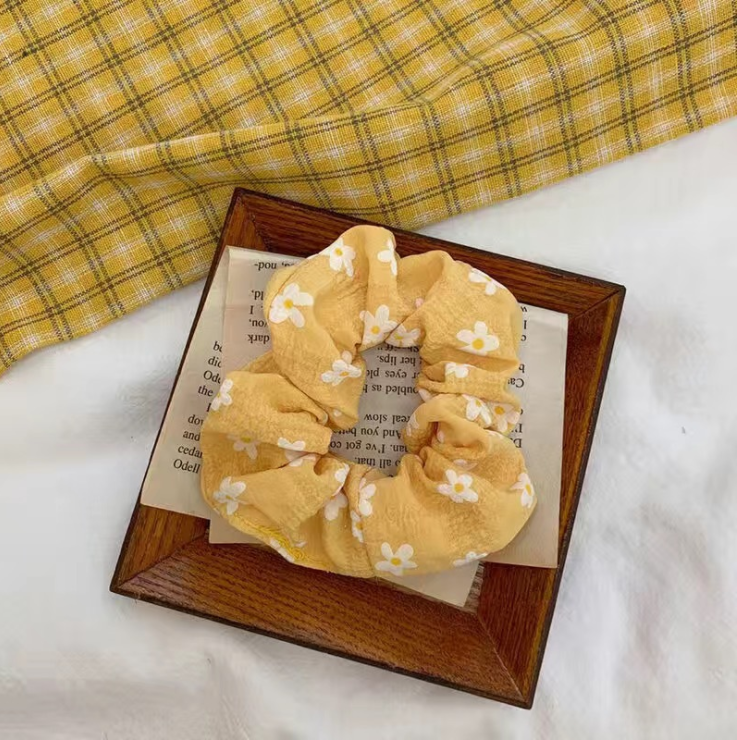 Dây buộc tóc scrunchies hoa cúc bằng vải