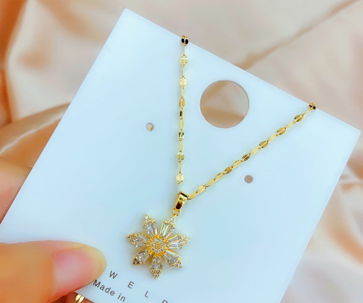 Dây chuyền nữ titan kiểu lá me có mặt hoa pha lê đính đá sang trọng siêu đẹp, bền màu, hợp thời trang