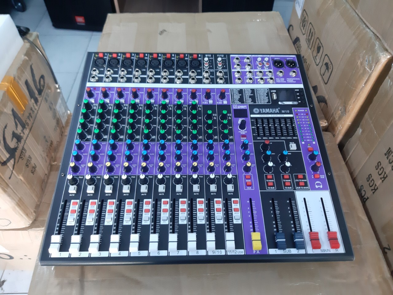 MIXER YAMAHA M10