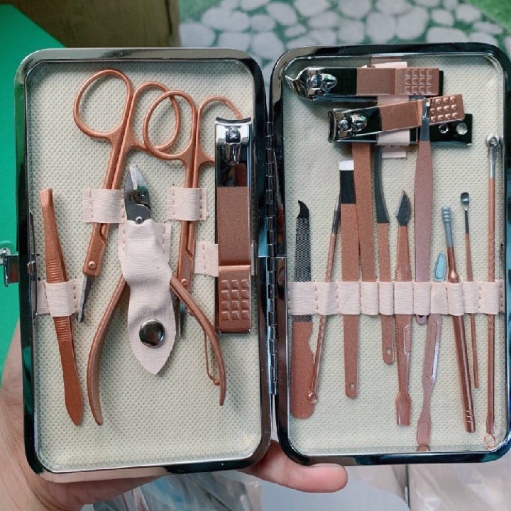 Bộ dụng cụ bấm móng 18 món cao cấp ( mẫu mới)
