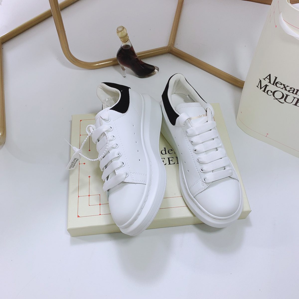 Giày Alexander Mcqueenn Gót Đen ( full box+ bill+túi + tất)