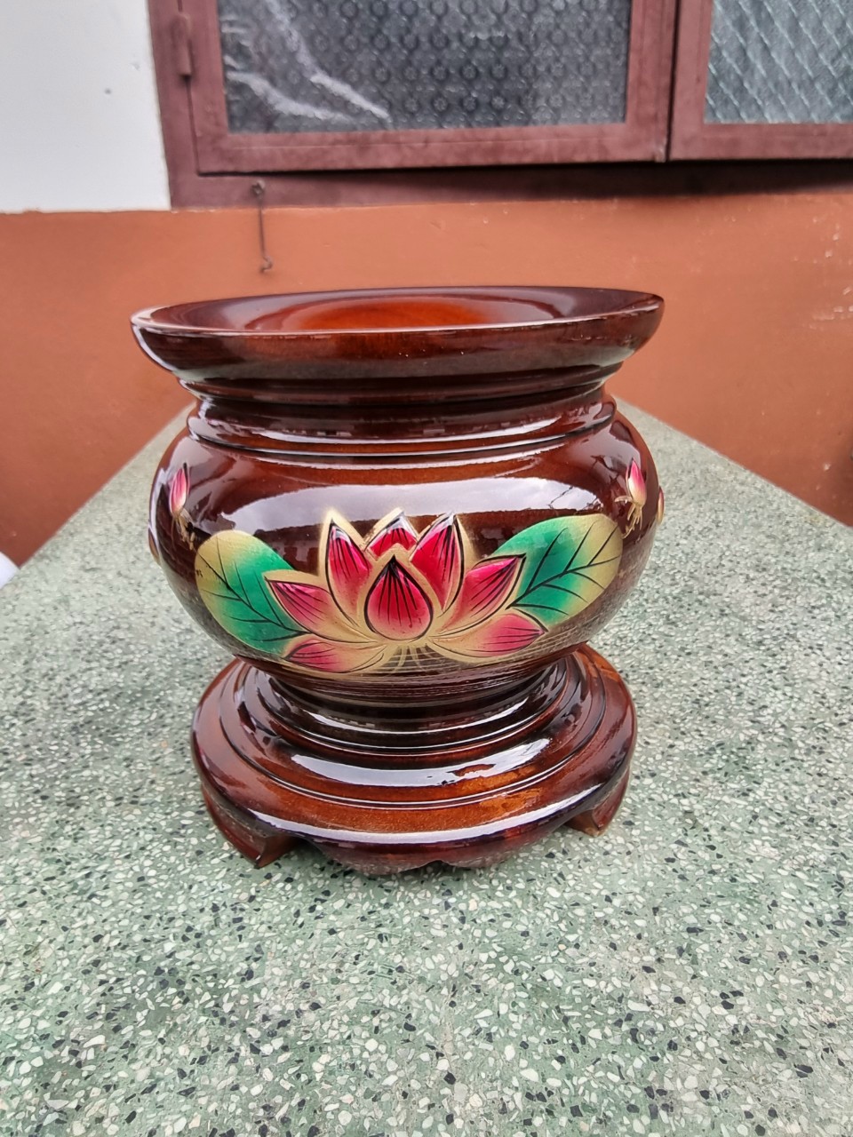 Lư hương gỗ thờ cúng khắc nổi hoa sen