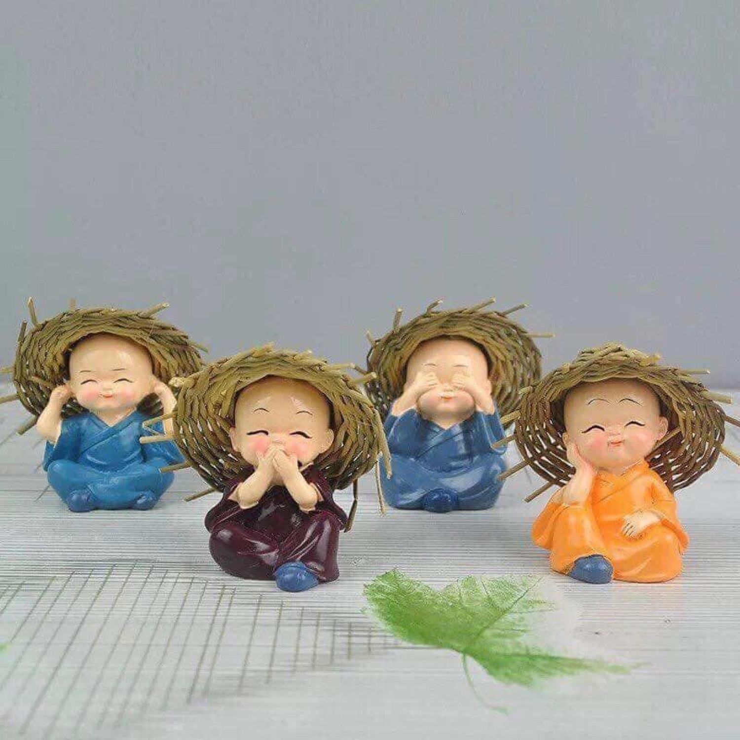 Tượng bộ tứ không đội mũ rơm,tứ tượng