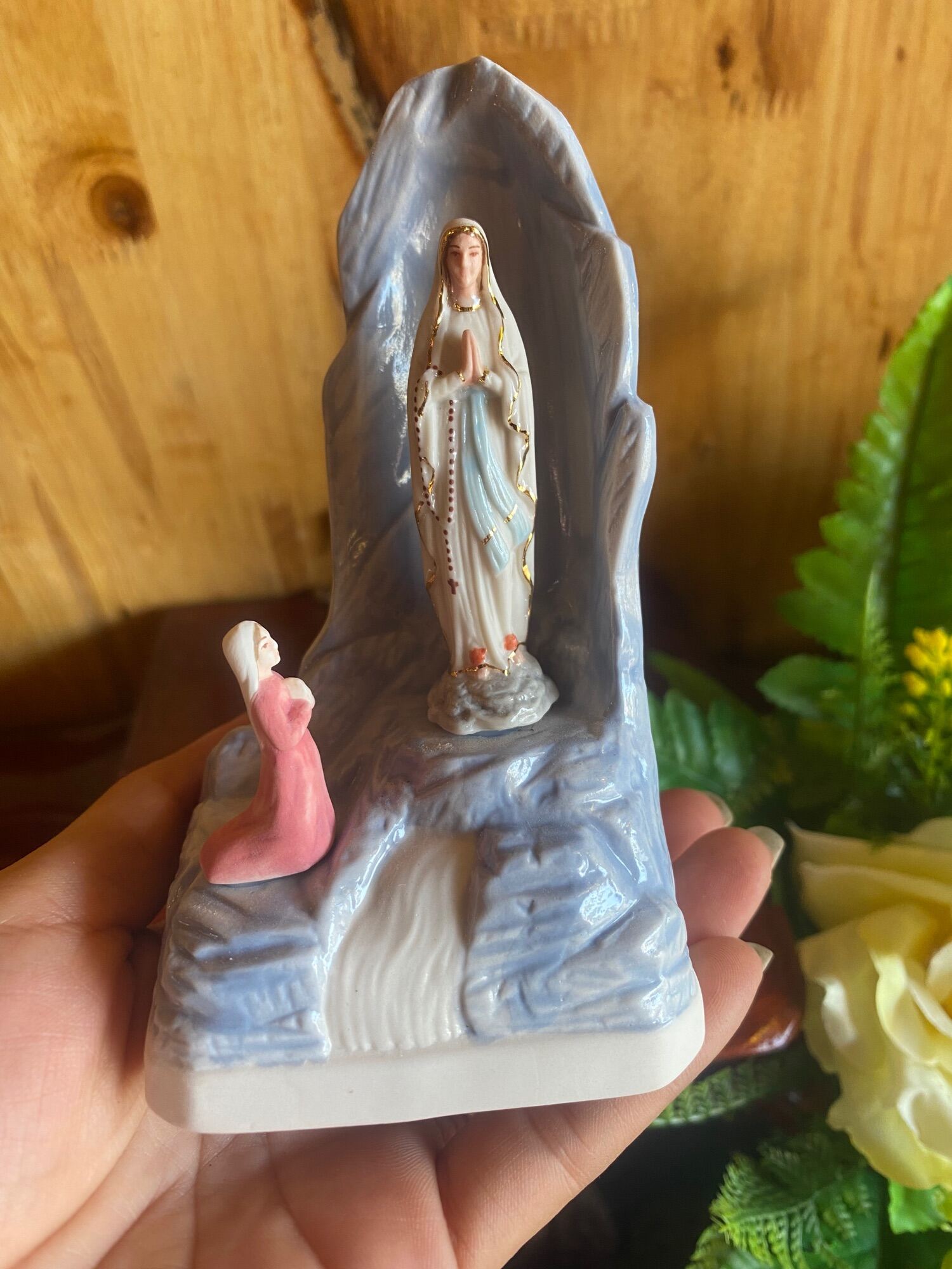 Tượng Đức Mẹ Lộ Đức (Hàng Đá)
