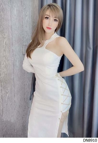 Đầm lệch vai phối xích xẻ tà sexy