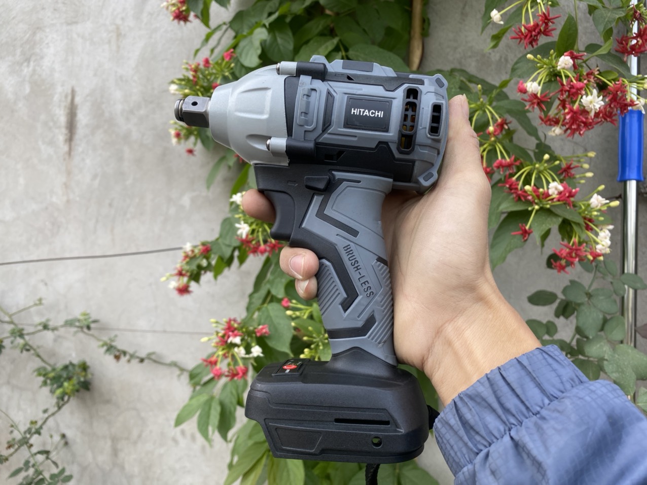 Thân máy xiết bulong 2 trong 1 hitachi