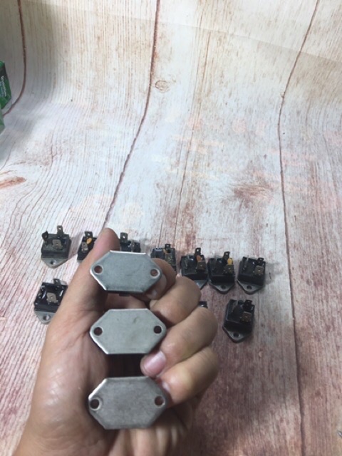 triac máy nước nóng