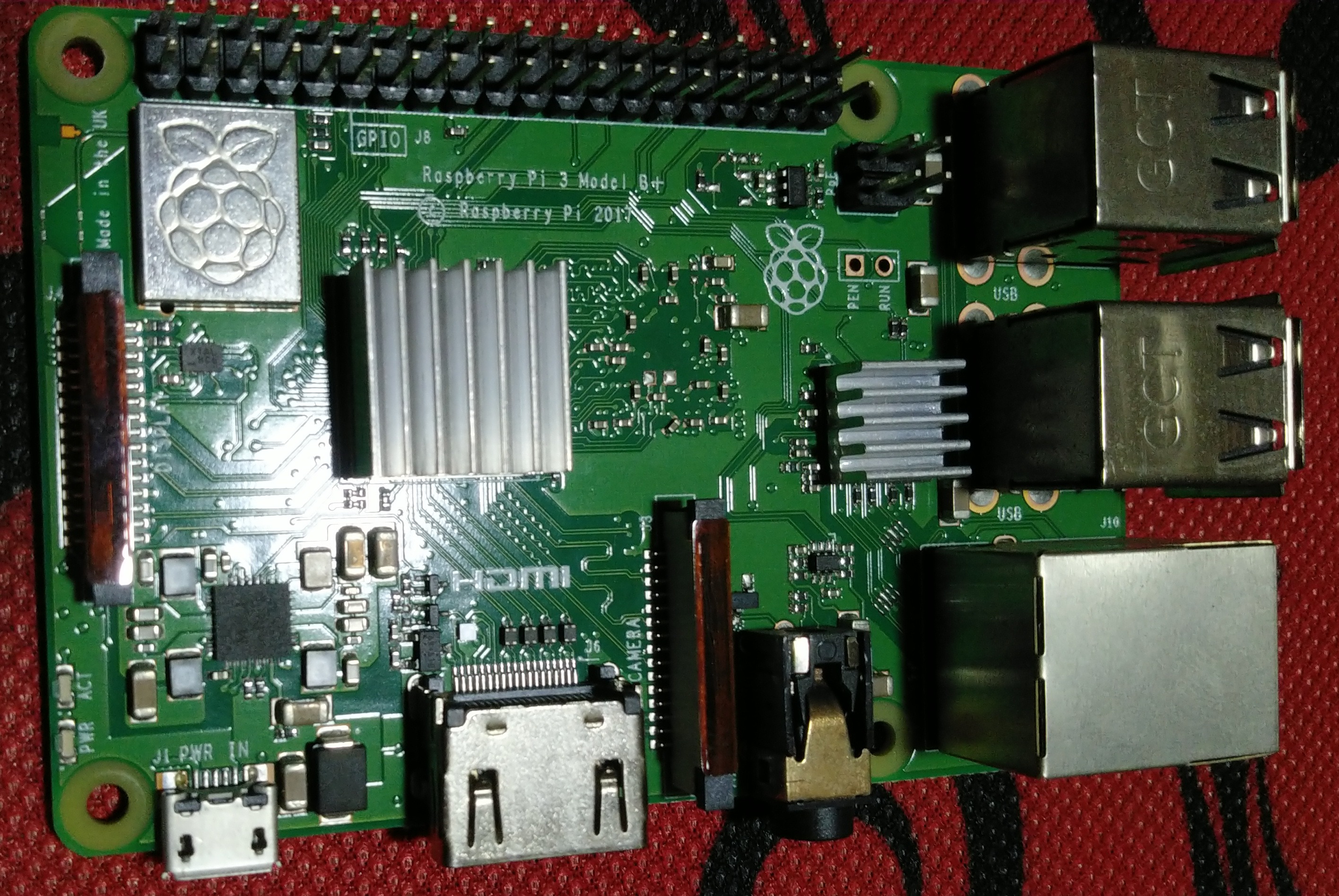 Bo mạch Raspberry Pi 3B+ BCM2837B0 kèm nguồn 2.5A + vỏ Pi