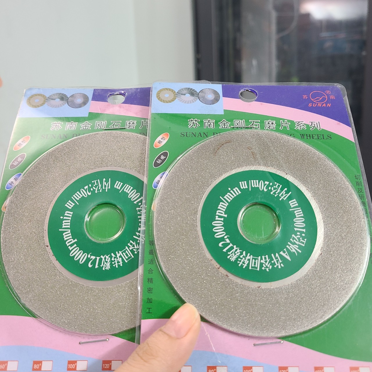 Phụ kiện đi kèm máy mài  trong công trình xây dựng -ĐÁ MÀI KÍNH VĨ  XANH