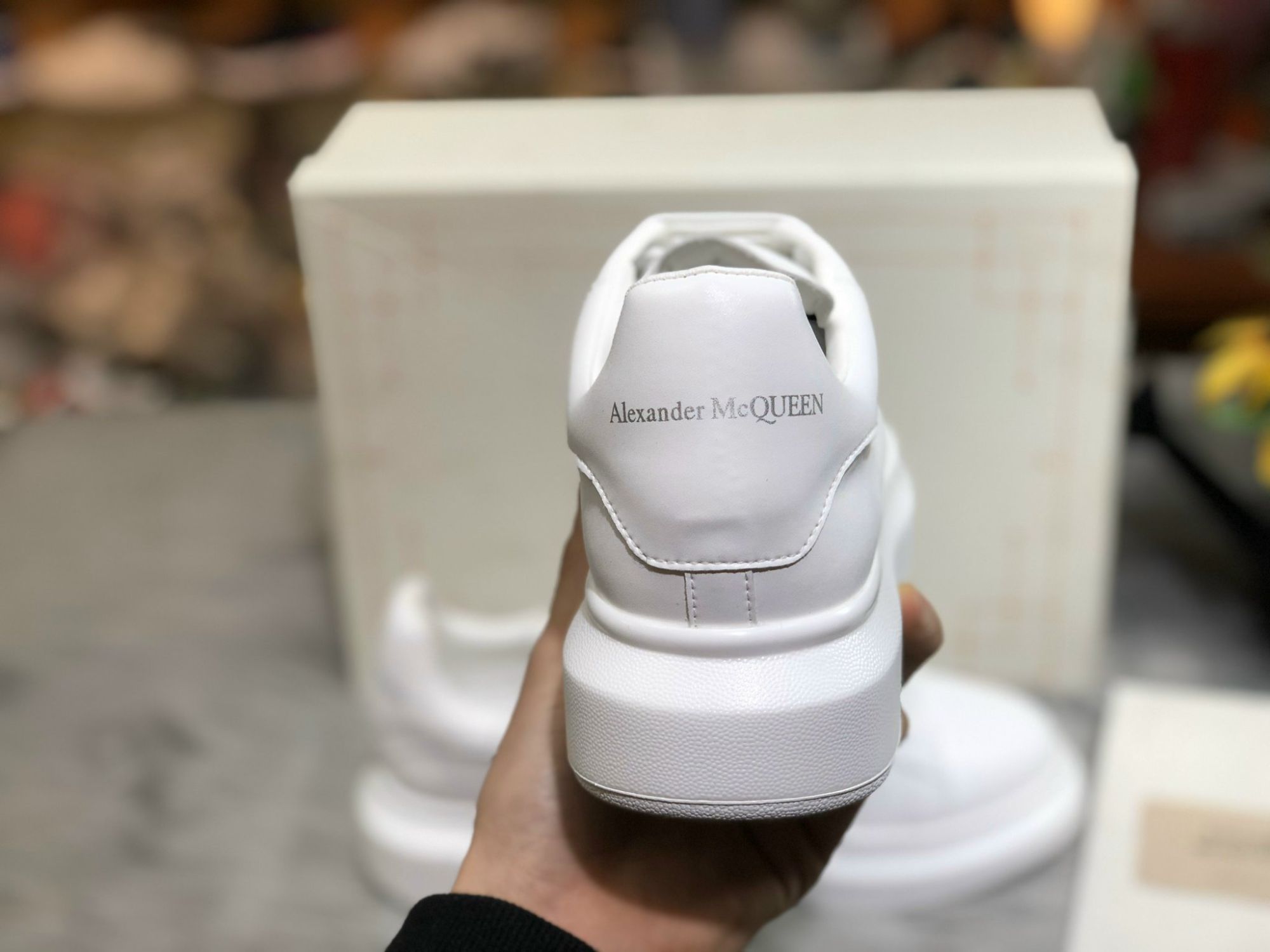 Alexander Mcqueen trắng